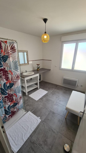 Bedroom 2, Chez Delphine, Indre