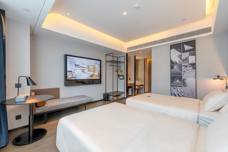 Bedroom 30