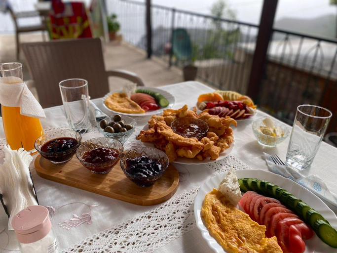 Food & Drinks 5, Doda Guest House, Gjirokastrës