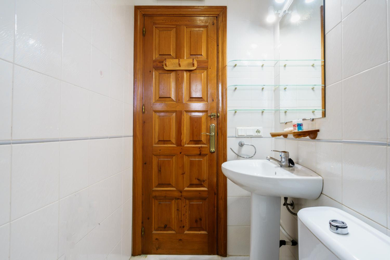 Bathroom 4, Apartamentos Pepe Mesa, Málaga