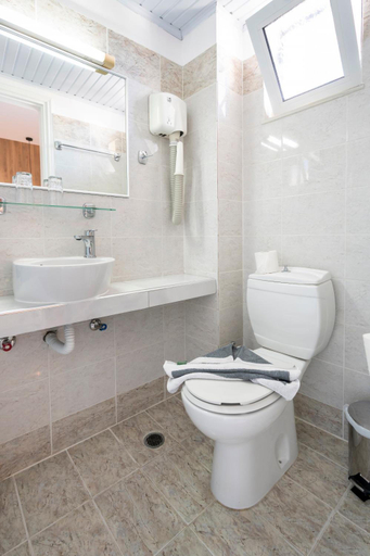 Bathroom 3, Koala, South Aegean