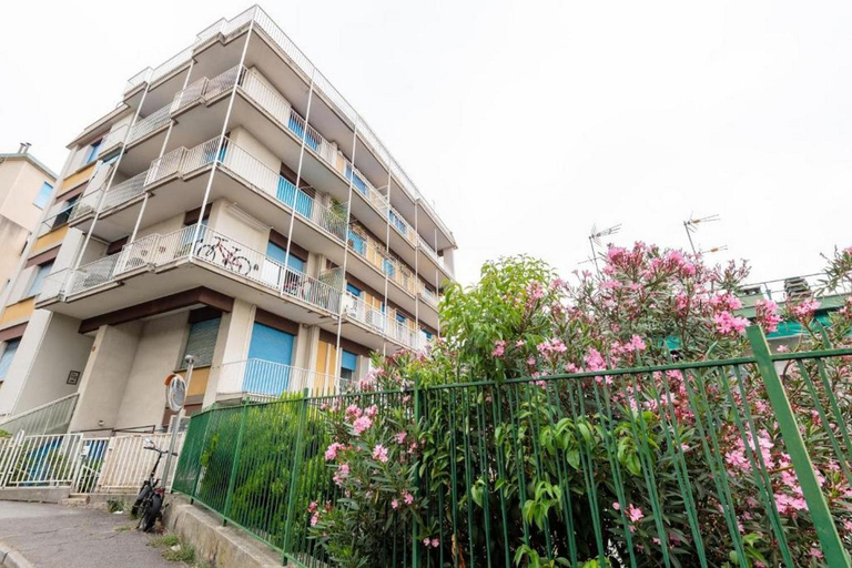 TRENDY APARTMENT CLOSE to the beach, Savona