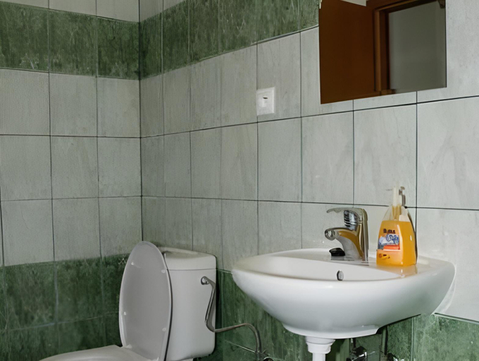 Bathroom 2, Hyde Park Hostel, Bratislava I