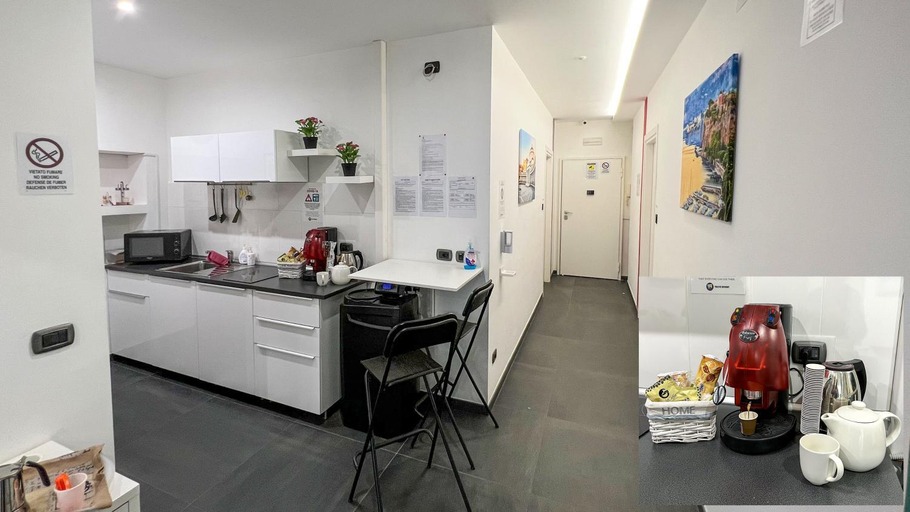 Others 5, Soave Rooms, Napoli