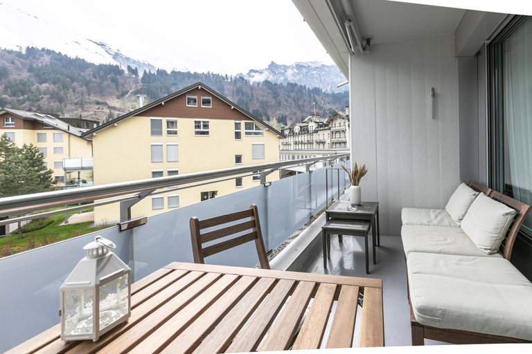 Exterior & Views 5, Spirit Apartments - Studio #3 - Balkon - Parkplatz, Obwalden