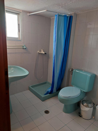 Bathroom 5, THEA COURT Clio & Erato Apartments, East Macedonia and Thrace