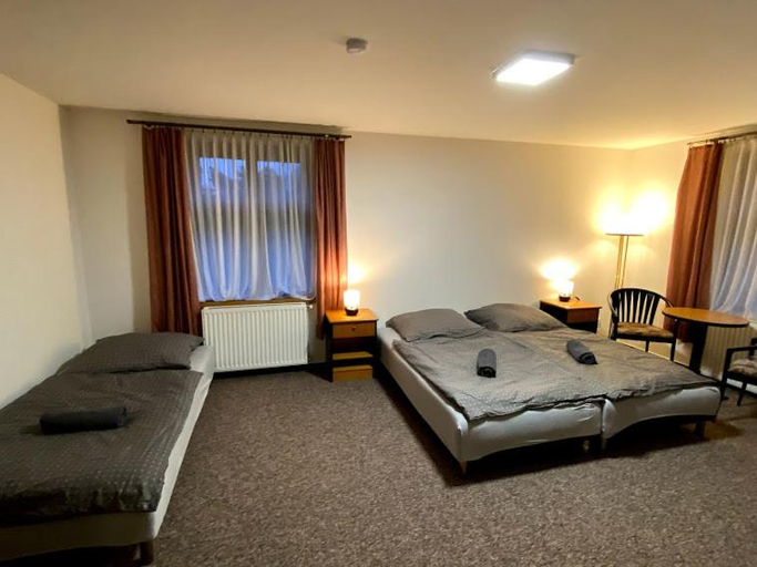 Others 3, Pension Stara hospoda, Rokycany