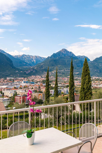 Others 3, Residence Marina, Trento