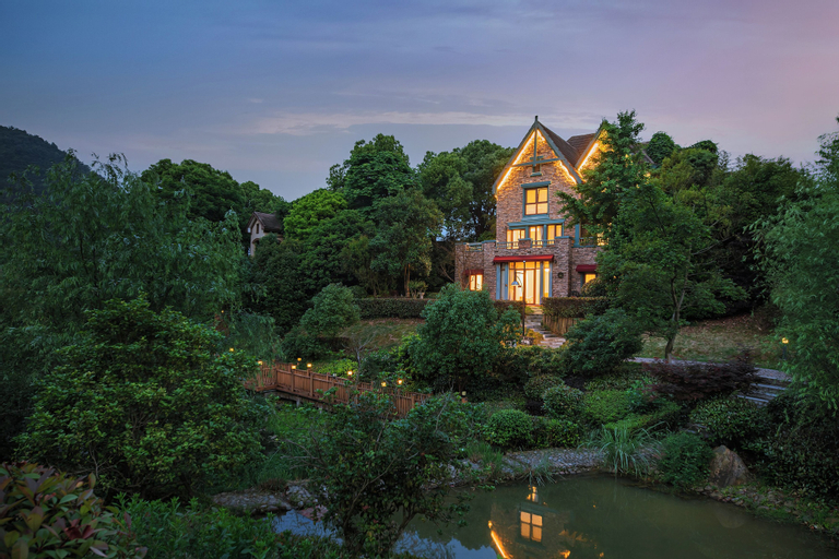 Exterior & Views 2, Anji Longwangxi Golf Resort Villa, Huzhou