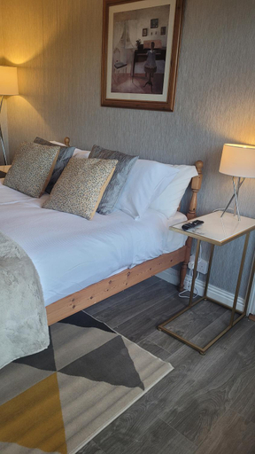 Bedroom 2, Salmon island view