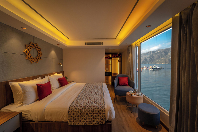 Bedroom 2, Divine Lake Cruise, Tehri Garhwal