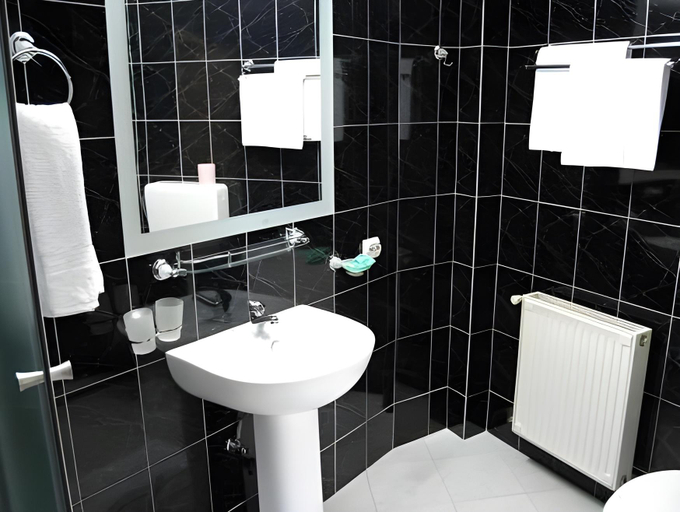 Bathroom 4, Hotel Sonne, Sibiu