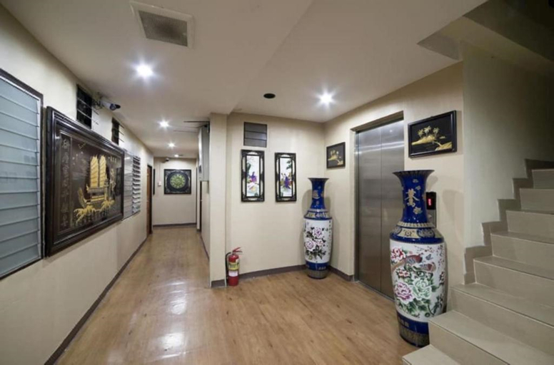 Others 4, Longzhu Guesthouse, Khlong San
