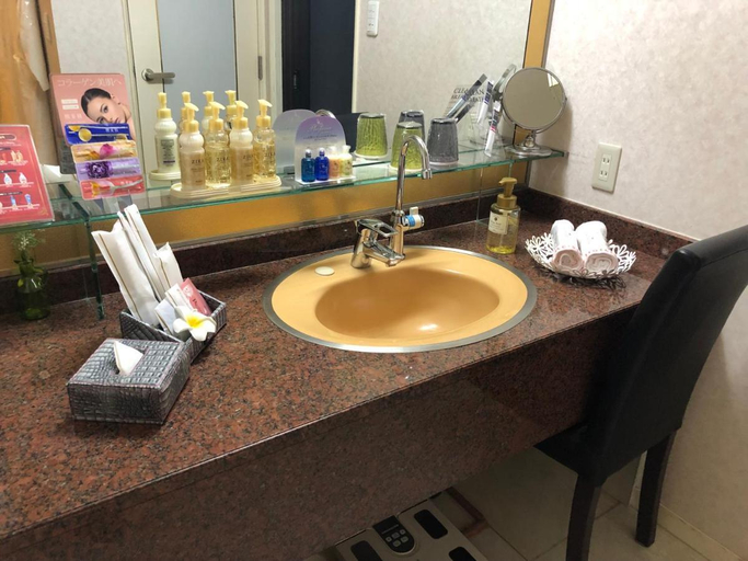 Bathroom 3