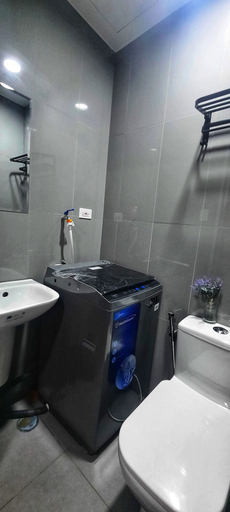 Bathroom 4, City Skyline View at Air Residences, Makati City