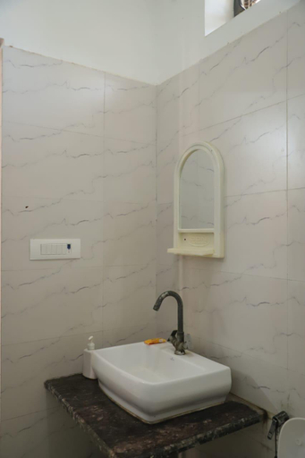Bathroom 4, Radha Madhav Ashram Vrindavan, Mathura