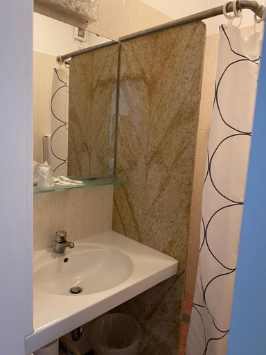 Bathroom 5, Hotel La Perla, Trento