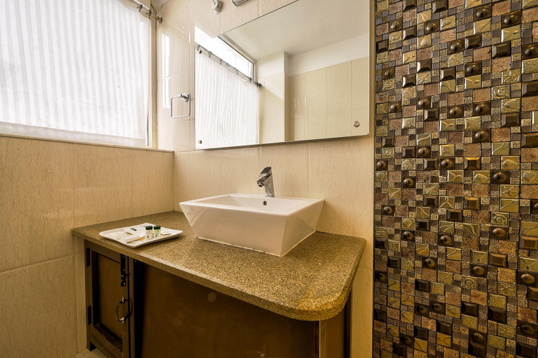 Bathroom 5, Kamal Residency By Memory Stays, Kangra