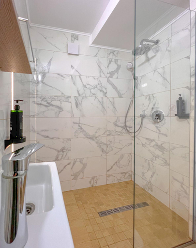 Bathroom 3, Hotel Aurora, Livadia