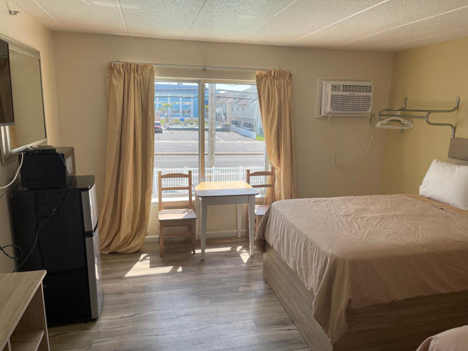 Bedroom 3, Coastal Inn - Ocean City, Worcester