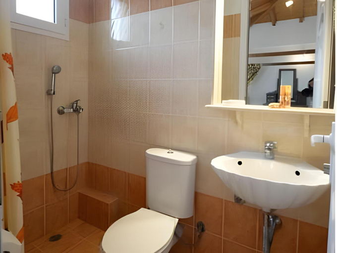 Bathroom 2, Voula Resort, Peloponnese
