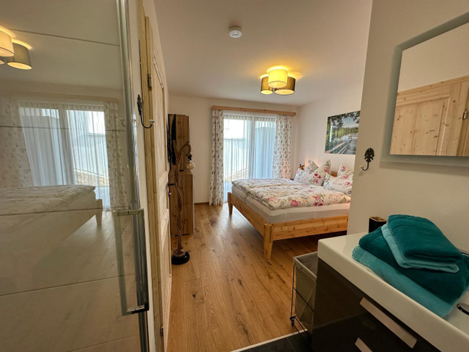 Bedroom 2, Berglisl - direkt an der Schipiste! Neue Ferienwohnung mit Sauna, Wolfsberg