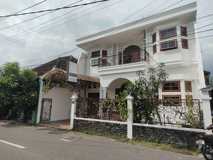 Tirto 27 Homestay, Yogyakarta