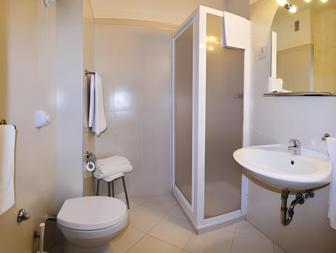 Bathroom 4, Hotel Vezzano, Trento