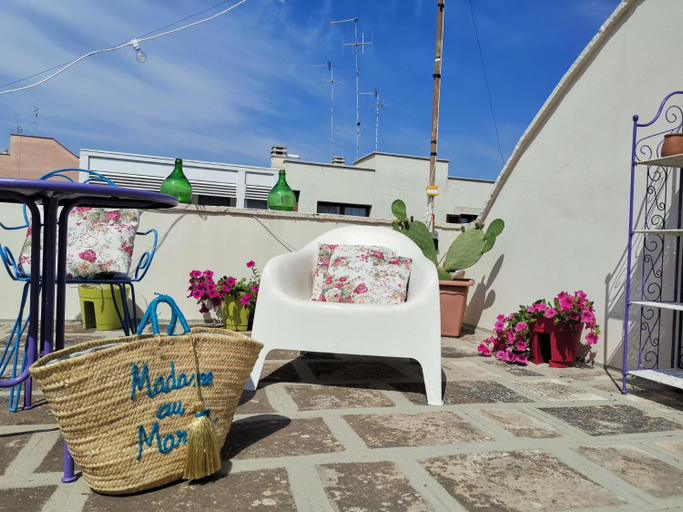 Others 3, Indelli holiday rooms - Il sottano, Bari