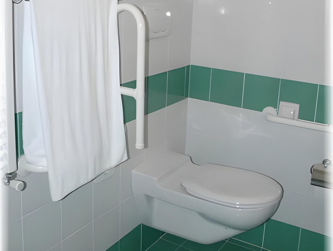 Bathroom 3, Hotel Fiera, Bolzano