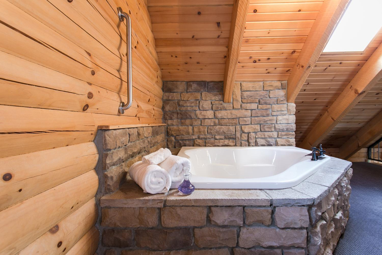 Bathroom 2, Coblentz Country Lodge by Amish Country Lodging, Holmes