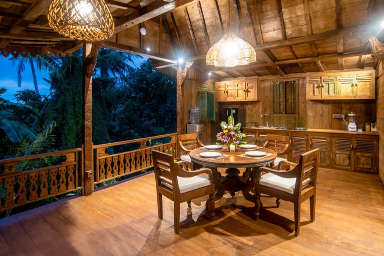 Dining Room 25