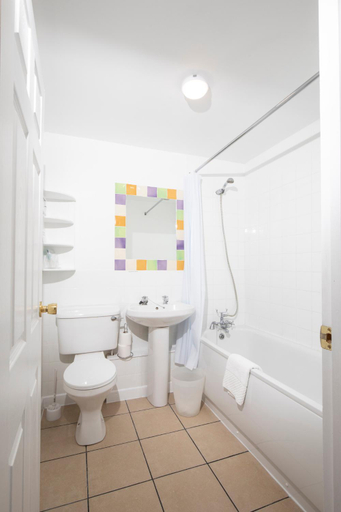 Bathroom, The Cock Inn Hotel, Essex