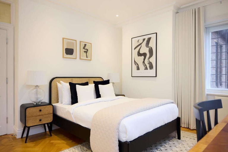Bedroom 3, The Charm of Chelsea - Modern 4bdr With Shared Courtyard, London