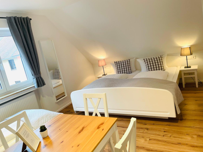 Bedroom 3, Landgasthof Kaiser, Tübingen