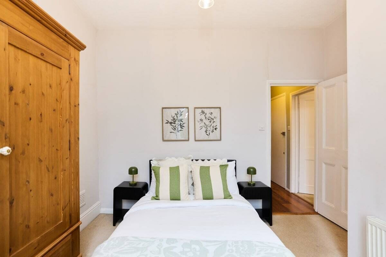 Bedroom 2, The West Hampstead Place - Inviting 2bdr Apartment, London