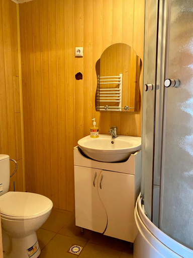 Bathroom 5, Medova Hata, Skolivs'kyi