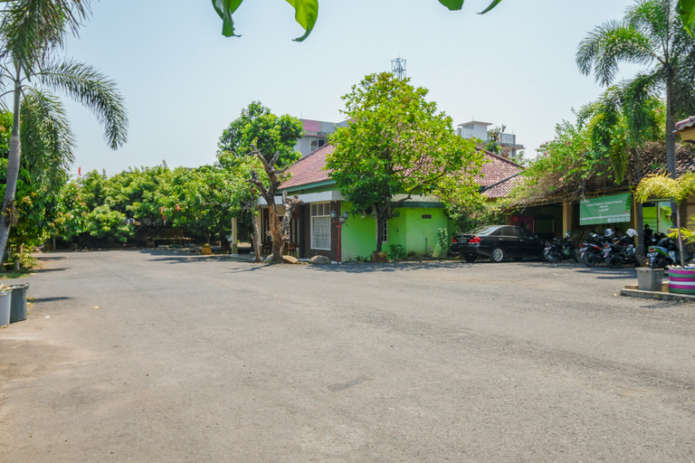 Exterior & Views 2, Urbanview Hotel Cendrawasih Lahat By RedDoorz, Lahat