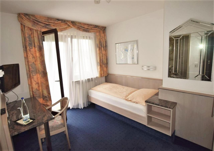 Others 3, Hotel Alena , Esslingen