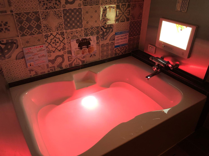 Bathroom 12