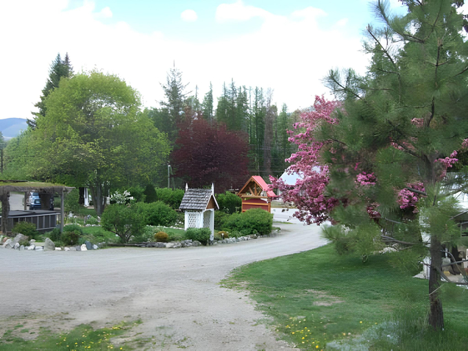 Others 4, North Star Motel, East Kootenay