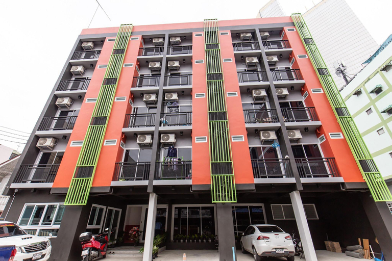Exterior 10