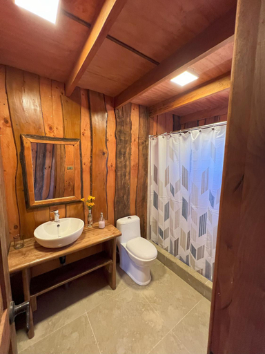 Bathroom 4, Kumewe Lodge & Cabanas, Cautín