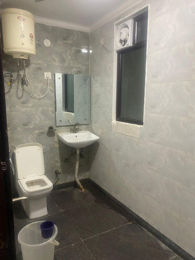 Bathroom 3, Hotel Avalon Palace, Delhi