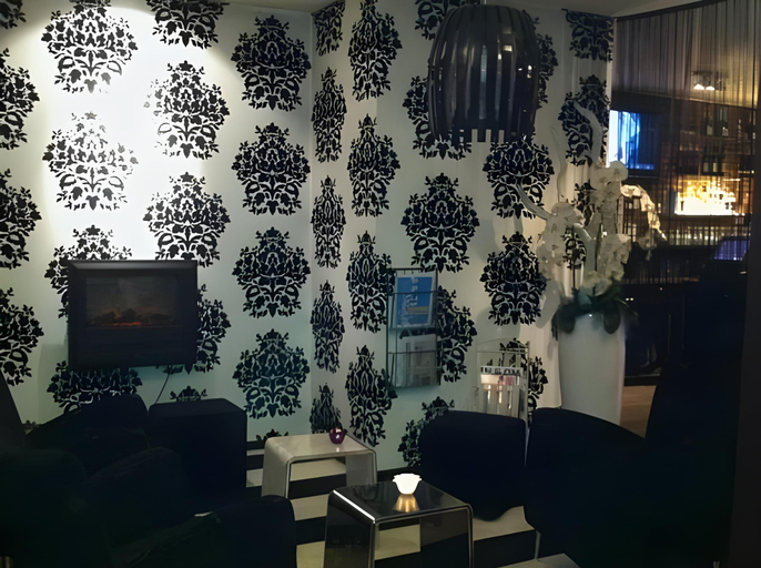 Others 5, Hotel Bella Ciao