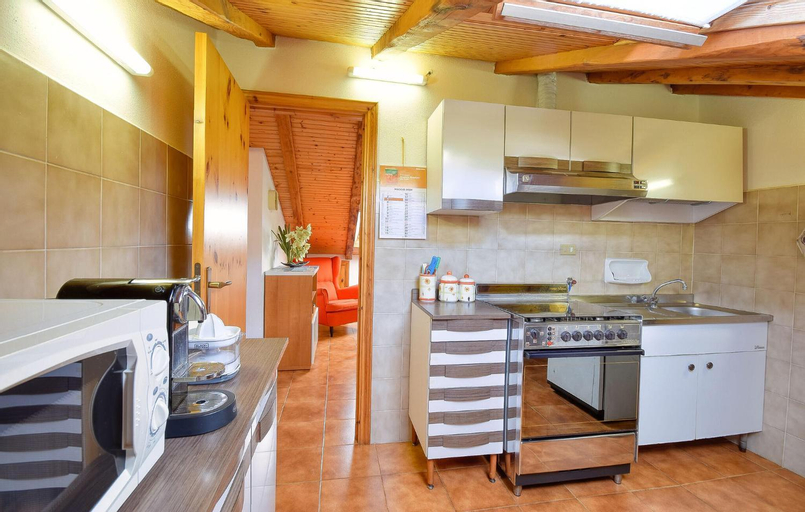 2 Bedroom Stunning Apartment In Moneglia, Genova