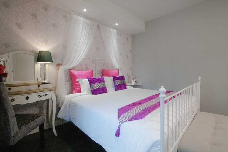 Bedroom 12