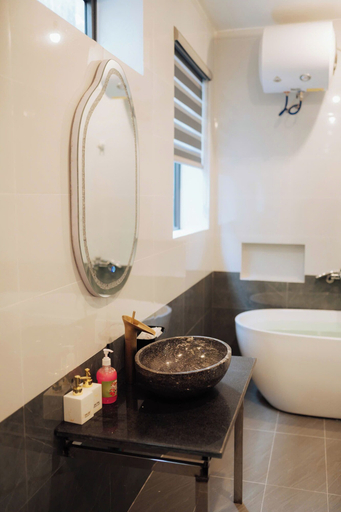 Bathroom 3, Tamcoc Peaceful Homestay, Hoa Lư
