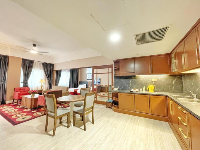 Dining Room 9