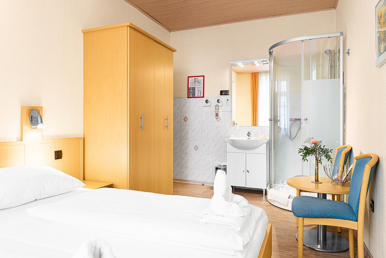 Bedroom 3, Hotel-Pension Wild, Wien